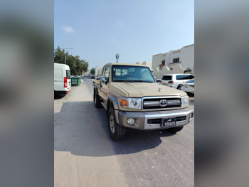 تويوتا  لاند كروزر  ال اكس  2020  عادي  90,000 كم  6 سلندر  دفع رباعي  بيكب  بيج