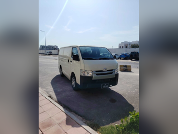 Toyota  Hiace  2023  Manual  18,000 Km  4 Cylinder  Rear Wheel Drive (RWD)  Van / Bus  White