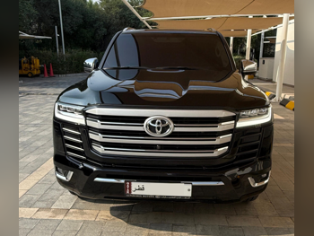تويوتا  لاند كروزر  في اكس توين توربو  2025  اوتوماتيك  11,000 كم  6 سلندر  دفع رباعي  اس يو في  أسود  تحت الضمان