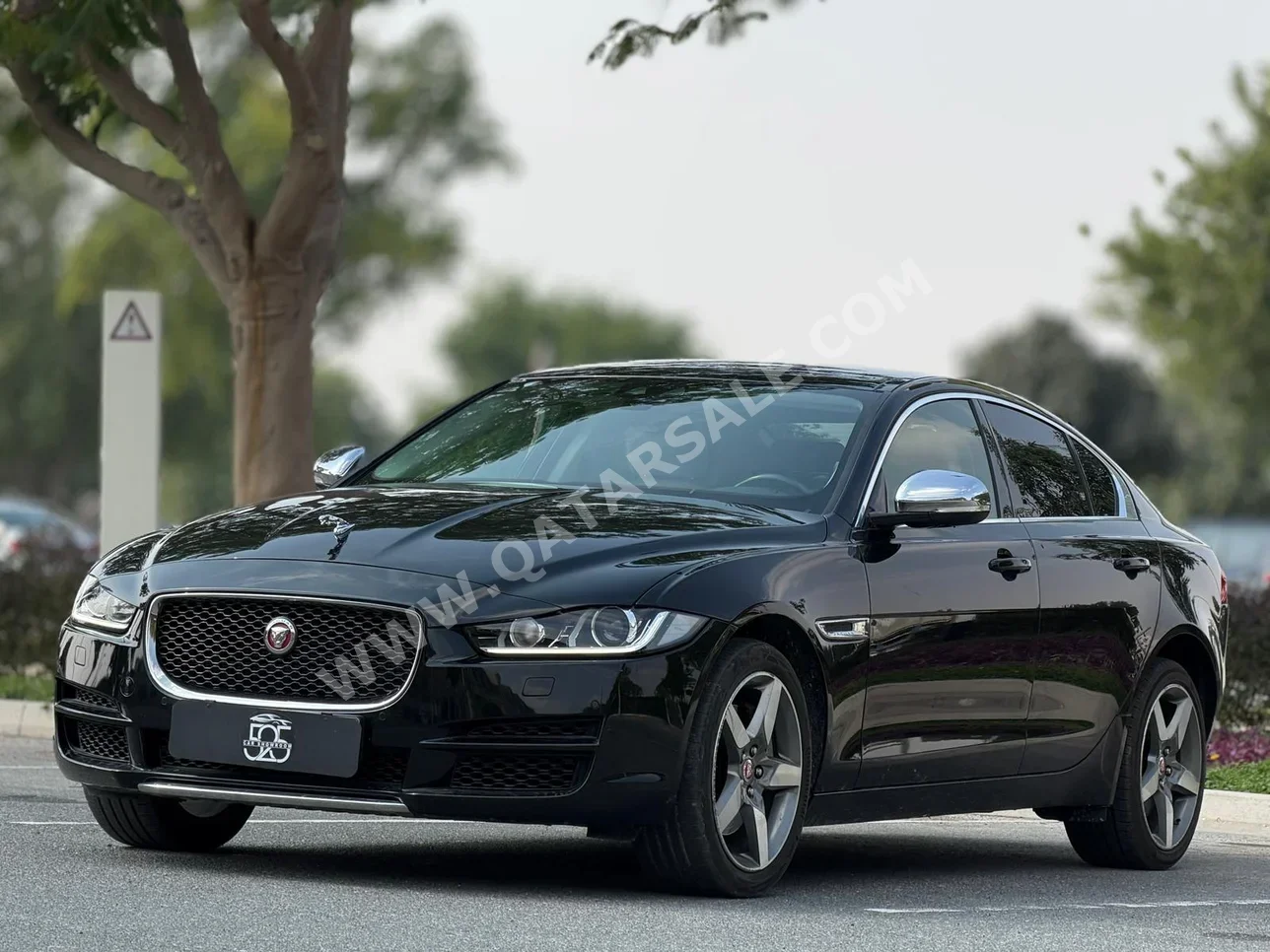 جاكوار  اكس اي  2019  اوتوماتيك  73,000 كم  6 سلندر  دفع خلفي  سيدان  أسود