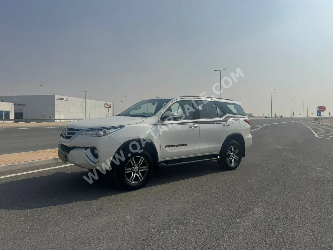Toyota Fortuner 2017 Automatic 130,000 Km 6 Cylinder Four Wheel Drive (4WD) SUV White