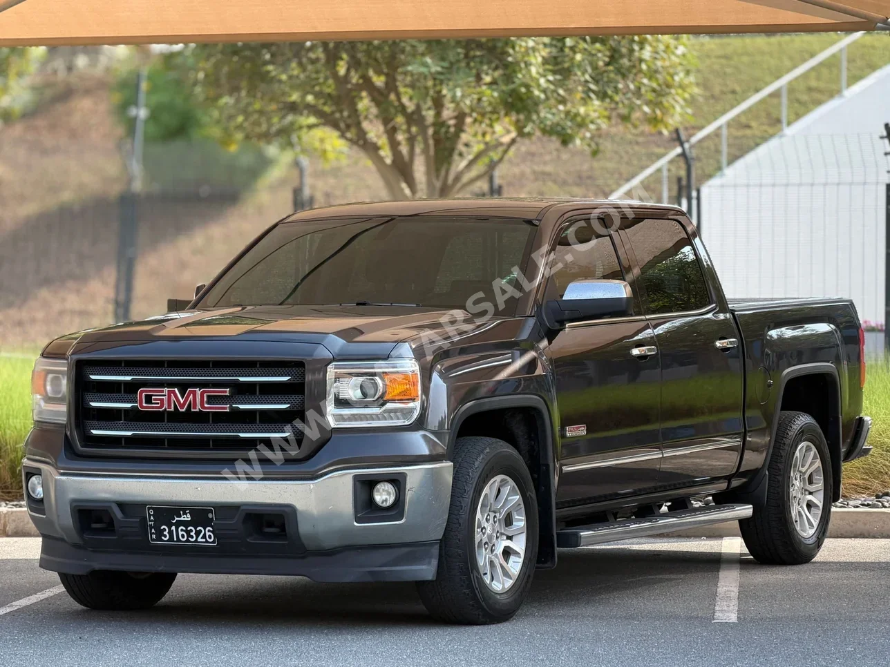GMC  Sierra  1500  2015  Automatic  216,000 Km  8 Cylinder  Four Wheel Drive (4WD)  Pick Up  Black