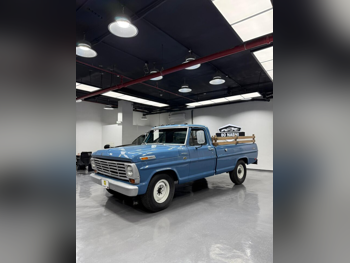 فورد  كلاسيك  1967  اوتوماتيك  601,000 كم  8 سلندر  دفع خلفي  سيدان  سمائي فاتح