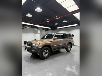 تويوتا  لاند كروزر  في اكس ار  1999  عادي  259,000 كم  8 سلندر  دفع رباعي  اس يو في  ذهبي
