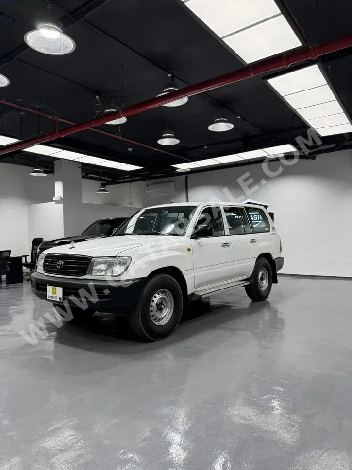 تويوتا  لاند كروزر  جي  1999  عادي  433,000 كم  6 سلندر  دفع رباعي  اس يو في  أبيض