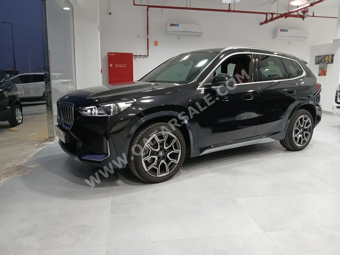 بي ام دبليو الفئة - اكس اكس 1 2026 اوتوماتيك 700 كم 4 سلندر دفع رباعي اس يو في أسود تحت الضمان