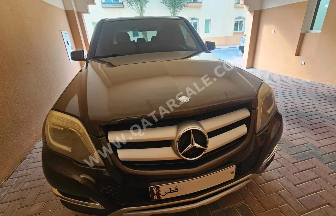 Mercedes-Benz GLK 250 2015 Automatic 81,000 Km 4 Cylinder All Wheel Drive (AWD) SUV Brown