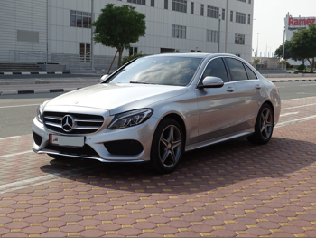 مرسيدس - بنز  سي - كلاس  200  2015  اوتوماتيك  125,000 كم  4 سلندر  دفع خلفي  سيدان  فضي