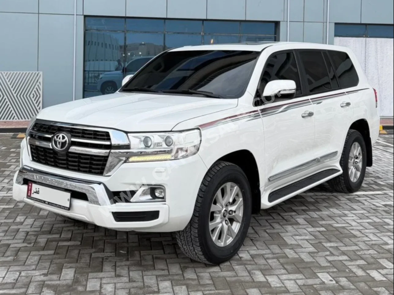 Toyota  Land Cruiser  GXR  2019  Automatic  110,000 Km  8 Cylinder  Four Wheel Drive (4WD)  SUV  White