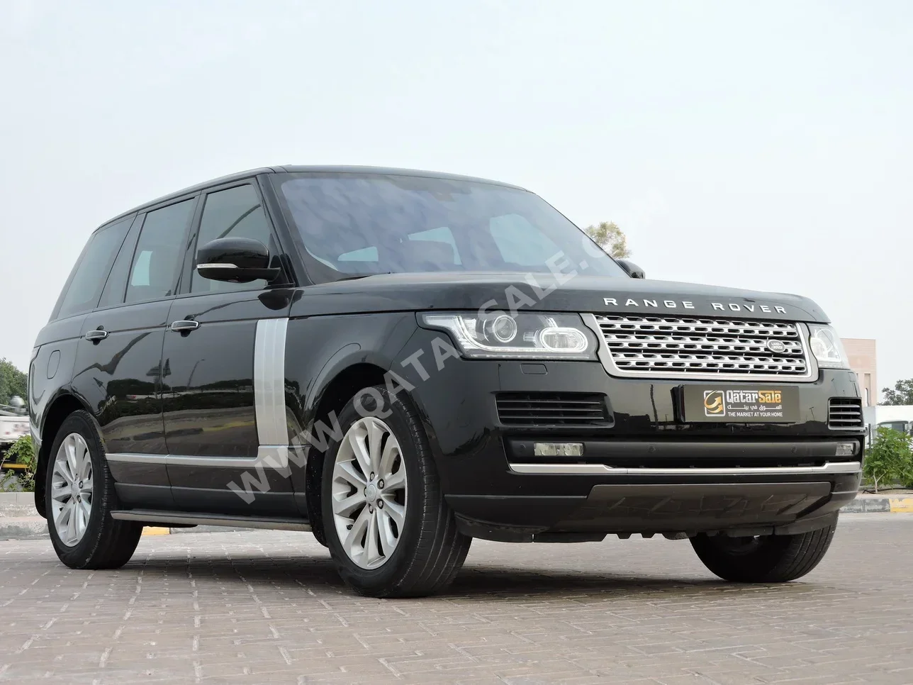 Land Rover Range Rover Vogue HSE 2016 Automatic 95,000 Km 8 Cylinder Four Wheel Drive (4WD) SUV Black