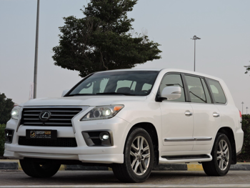 Lexus LX 570 S 2015 Automatic 200,000 Km 8 Cylinder Four Wheel Drive (4WD) SUV White