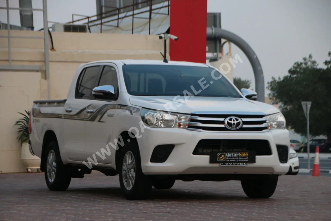 Toyota Hilux 2017 Automatic 95,500 Km 4 Cylinder Rear Wheel Drive (RWD) Pick Up White