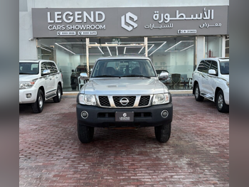 نيسان  باترول  سفاري  2016  عادي  173,000 كم  6 سلندر  دفع رباعي  اس يو في  رمادي