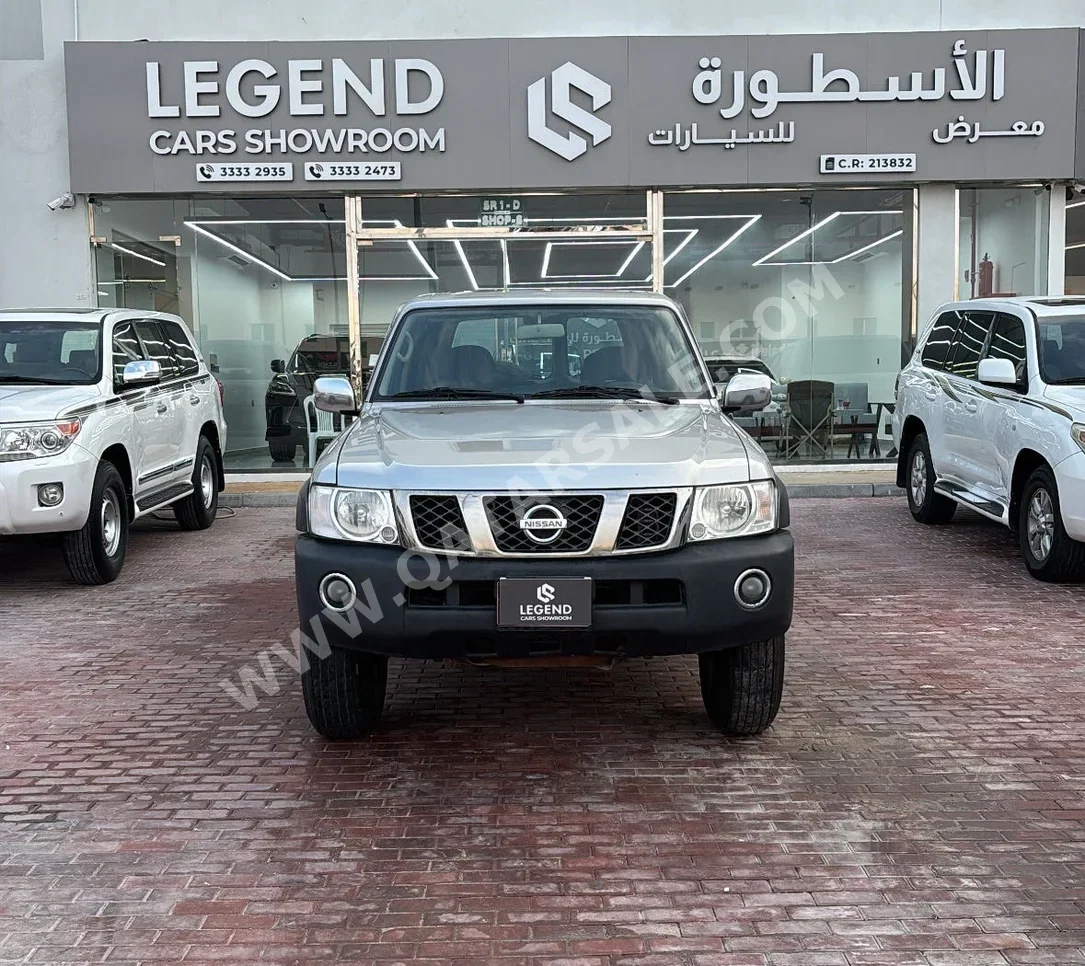 Nissan  Patrol  Safari  2016  Manual  173,000 Km  6 Cylinder  Four Wheel Drive (4WD)  SUV  Gray