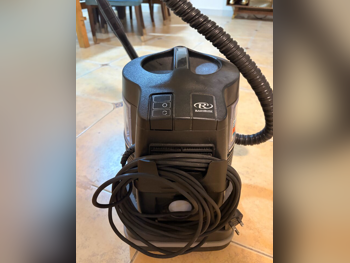 أسود  الولايات المتحدة الأمريكية  بدون كيس  أداة المفروشات متضمنة  وسادات ممسحة متضمنة \  منظف بالبخار وممسحة بخار  2020