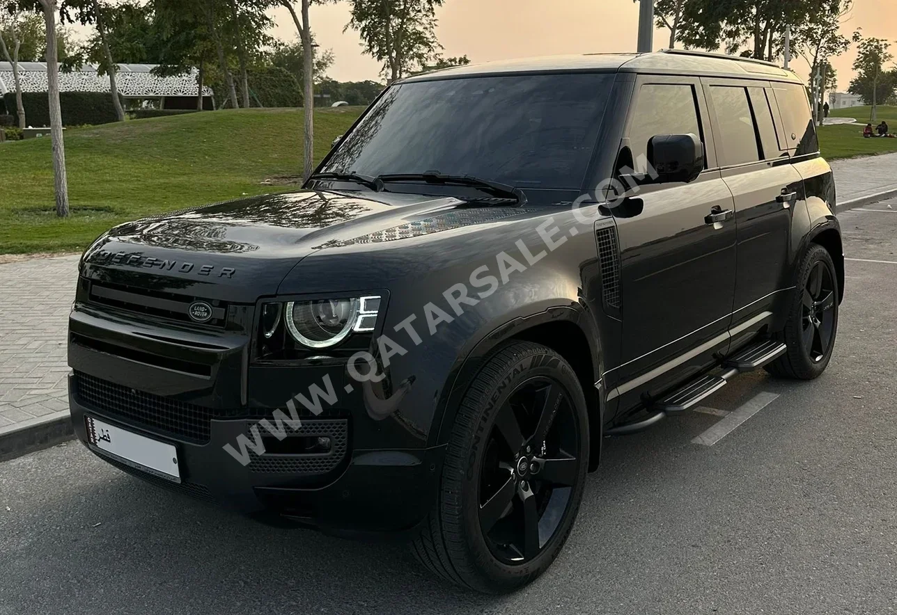لاند روفر ديفيندر 110 اس اي 2023 اوتوماتيك 63,400 كم 4 سلندر دفع رباعي اس يو في أسود تحت الضمان