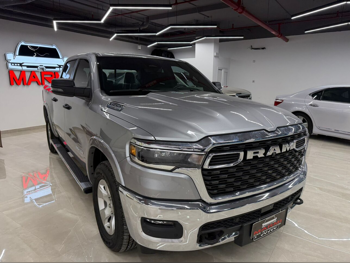 دودج  رام  بيغ هورن  2025  اوتوماتيك  500 كم  6 سلندر  دفع رباعي  بيكب  فضي  تحت الضمان