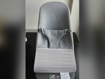 مقعد الطفل / الكراسي الهزازة والأراجيح