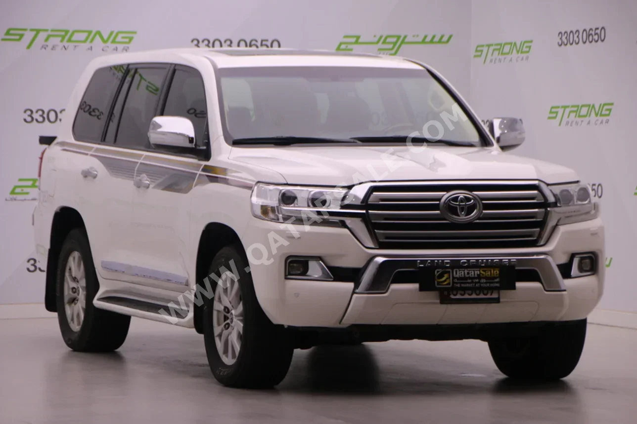 تويوتا  لاند كروزر  جي اكس ار  2016  اوتوماتيك  163,000 كم  8 سلندر  دفع رباعي  اس يو في  أبيض