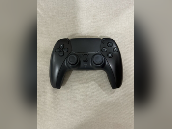 ملحقات اجهزة العاب الفيديو جهاز تحكم  - سوني  - بلاي ستيشن 5  - أسود
