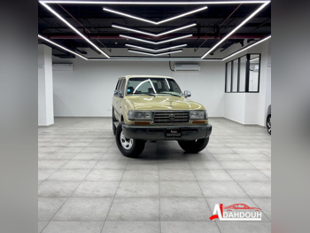 Toyota  Land Cruiser  VX  1995  Manual  423,000 Km  6 Cylinder  Four Wheel Drive (4WD)  SUV  Beige