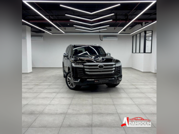 Toyota  Land Cruiser  VXR  2022  Automatic  92,000 Km  6 Cylinder  Four Wheel Drive (4WD)  SUV  Black