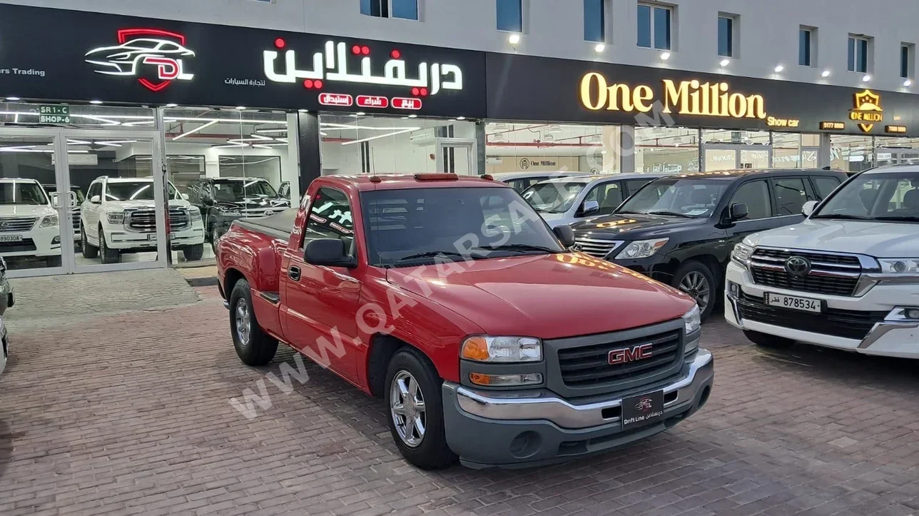 جي ام سي  سييرا  كلاسك  2003  اوتوماتيك  288,000 كم  8 سلندر  دفع خلفي  بيكب  أحمر