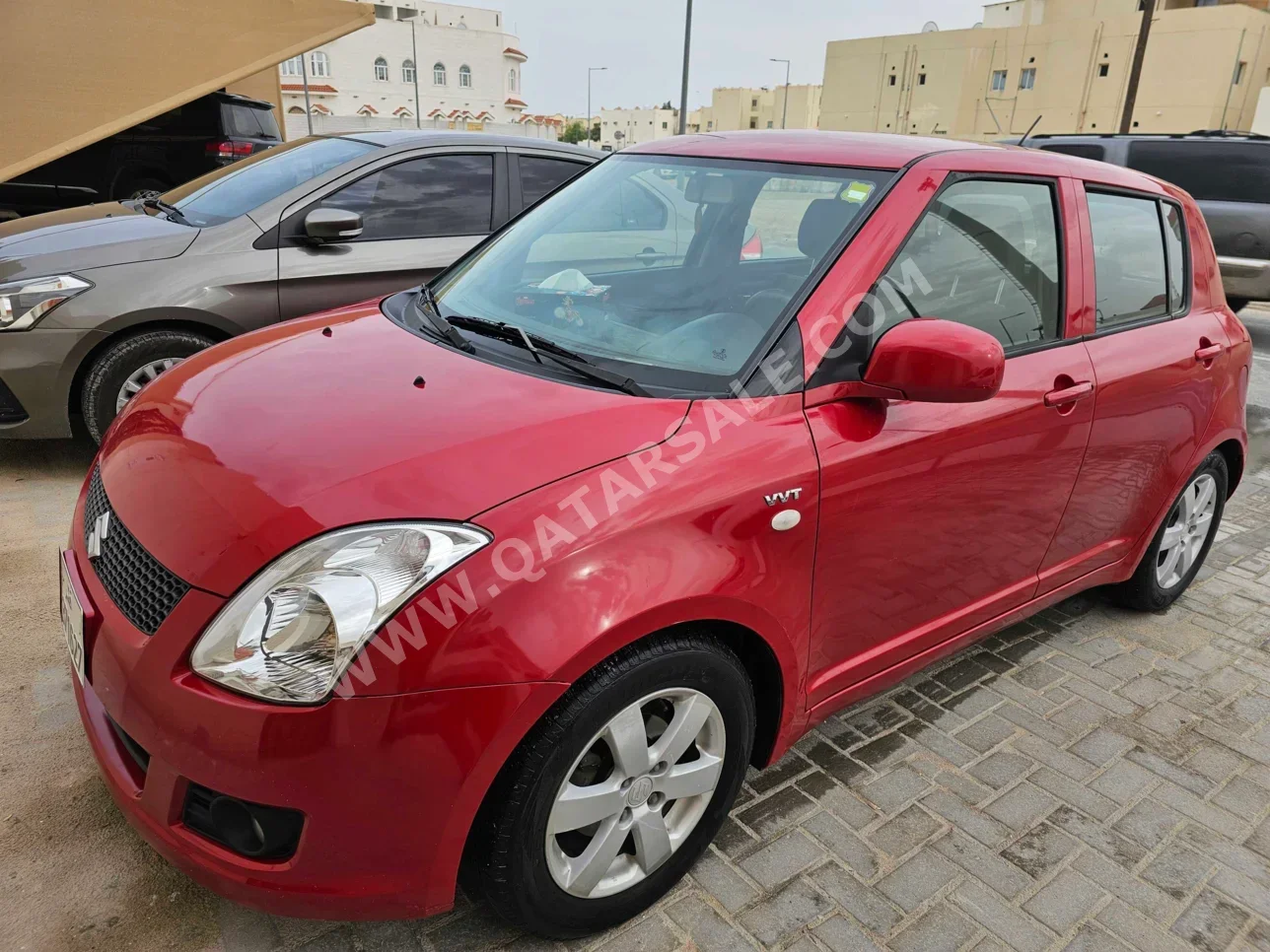 سوزوكي  سويفت  2009  اوتوماتيك  240,000 كم  4 سلندر  هاتشباك  أحمر