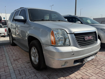 جي ام سي  يوكون  2013  اوتوماتيك  180,000 كم  8 سلندر  دفع رباعي  اس يو في  فضي