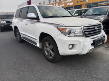 تويوتا  لاند كروزر  جي اكس ار  2015  اوتوماتيك  404,000 كم  8 سلندر  دفع رباعي  اس يو في  أبيض