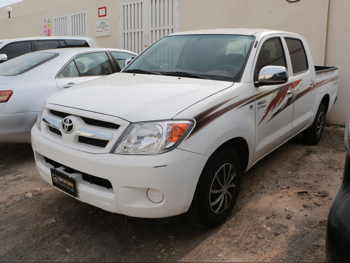 تويوتا  هاي لوكس  2008  عادي  149,000 كم  4 سلندر  دفع رباعي  بيكب  أبيض