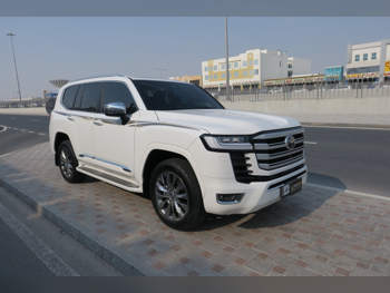 Toyota  Land Cruiser  VXR Twin Turbo  2025  Automatic  26,000 Km  6 Cylinder  Four Wheel Drive (4WD)  SUV  White  With Warranty