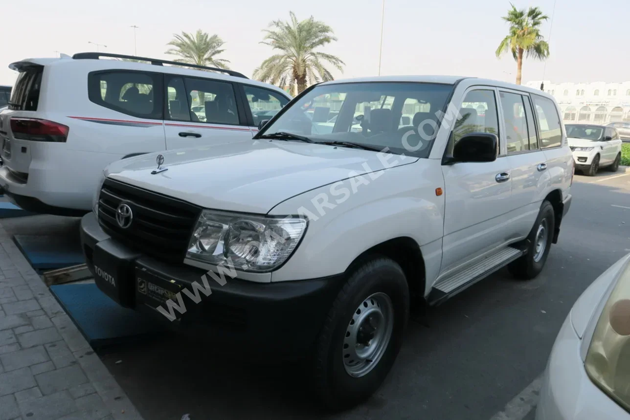 تويوتا  لاند كروزر  جي  2004  عادي  370,000 كم  6 سلندر  دفع رباعي  اس يو في  أبيض