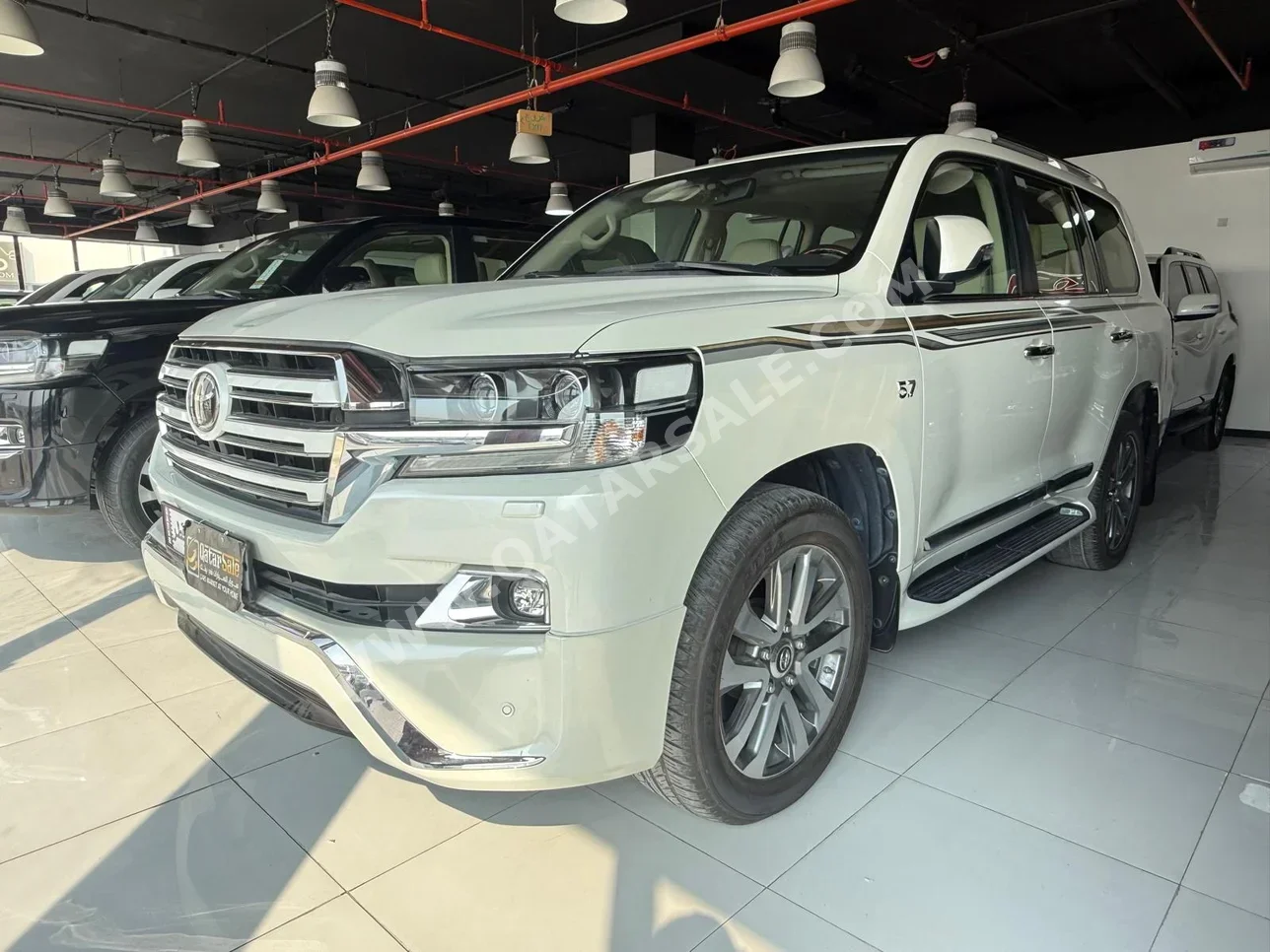 تويوتا لاند كروزر في اكس ار 2018 اوتوماتيك 127,000 كم 8 سلندر دفع رباعي اس يو في أبيض