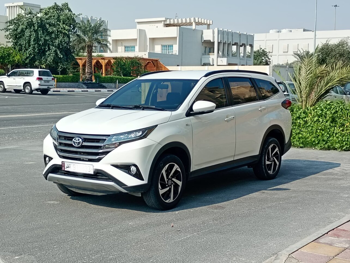 Toyota  Rush  2023  Automatic  120,000 Km  4 Cylinder  Front Wheel Drive (FWD)  SUV  White