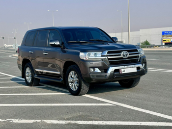 Toyota  Land Cruiser  GXR  2019  Automatic  154,000 Km  8 Cylinder  Four Wheel Drive (4WD)  SUV  Gray