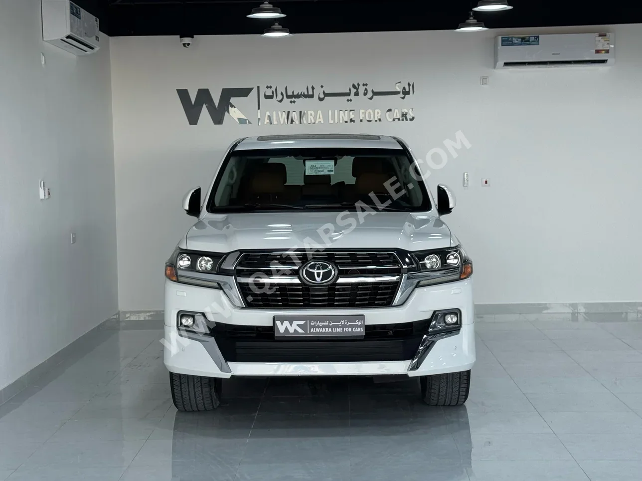 Toyota  Land Cruiser  GXR  2021  Automatic  160,000 Km  8 Cylinder  Four Wheel Drive (4WD)  SUV  White  With Warranty