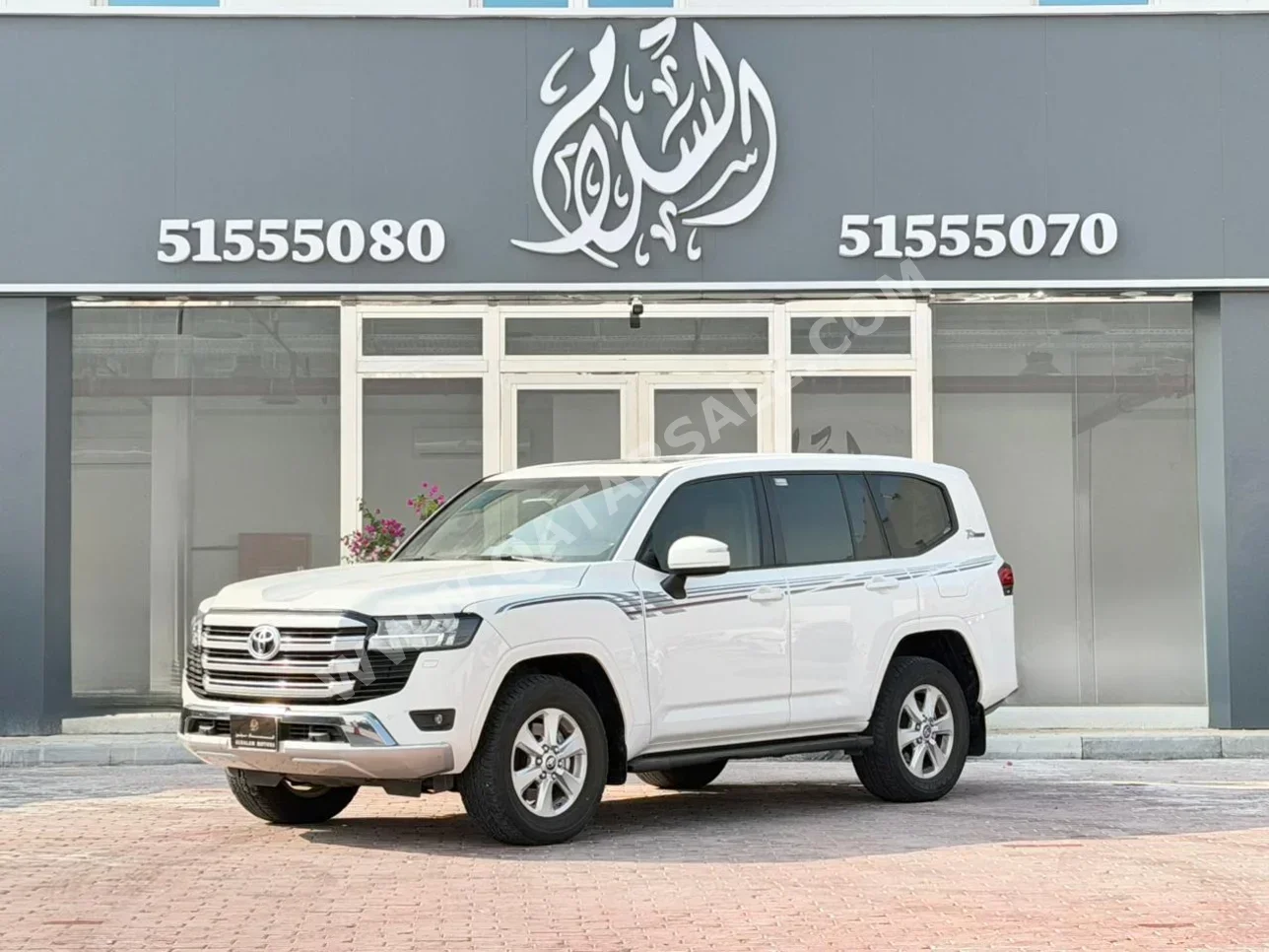 Toyota  Land Cruiser  GXR Twin Turbo  2022  Automatic  122,000 Km  6 Cylinder  Four Wheel Drive (4WD)  SUV  White