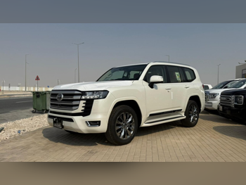 تويوتا  لاند كروزر  جي اكس ار توين توربو  2026  اوتوماتيك  0 كم  6 سلندر  دفع رباعي  اس يو في  أبيض  تحت الضمان