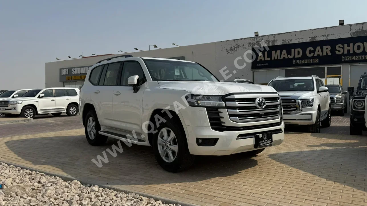 تويوتا  لاند كروزر  جي اكس ار  2026  اوتوماتيك  0 كم  6 سلندر  دفع رباعي  اس يو في  أبيض  تحت الضمان