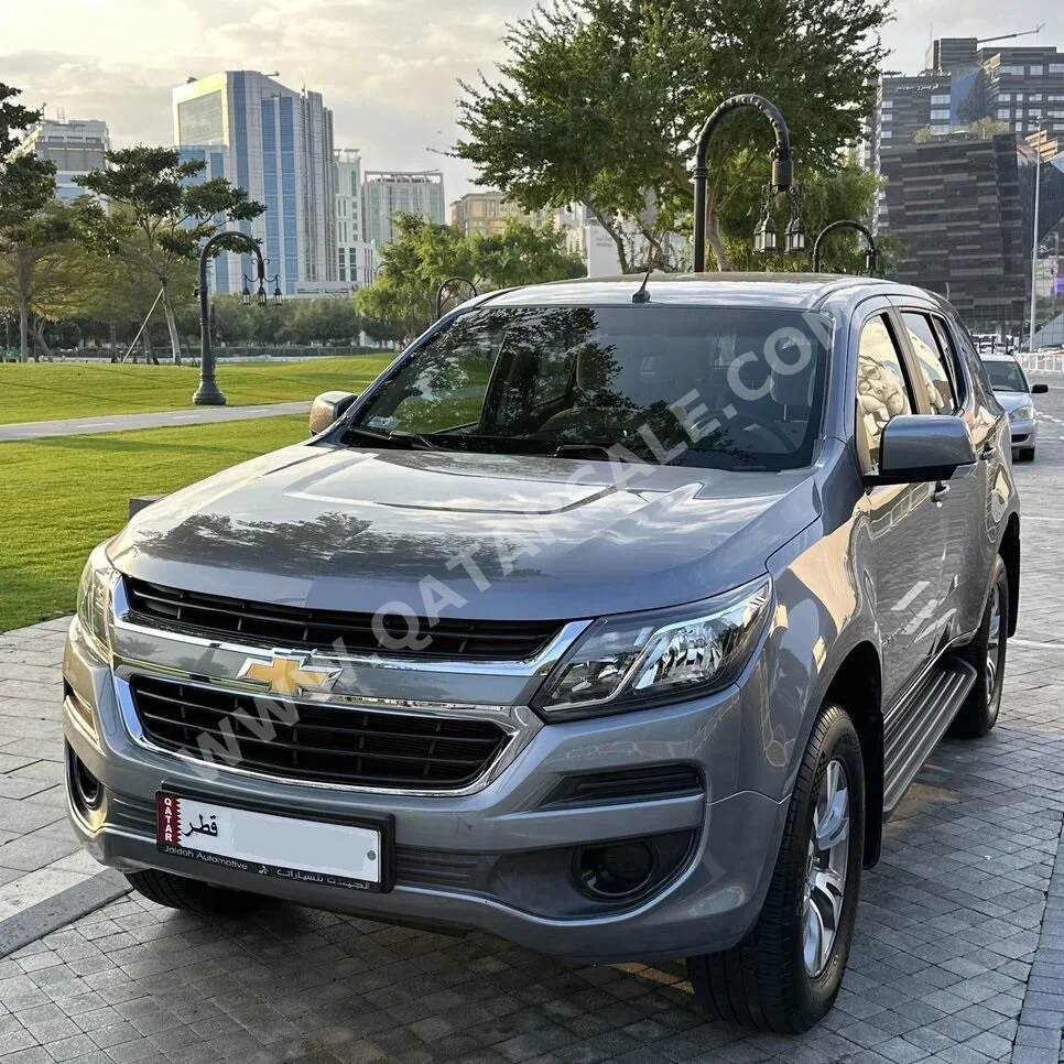شفروليه  تريل بليزر  ال تي  2019  اوتوماتيك  29,000 كم  6 سلندر  دفع رباعي  اس يو في  رمادي