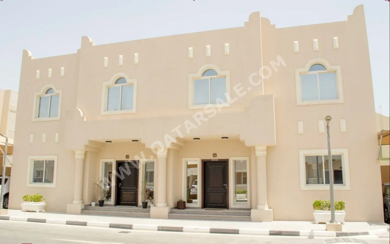 Compound  - Not Furnished  - Al Rayyan  - Al Gharrafa  - 3 Bedrooms