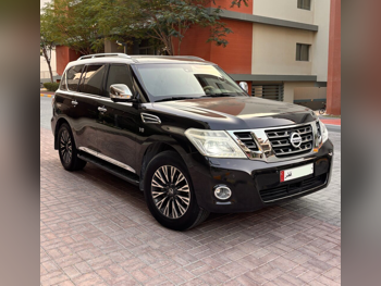 نيسان  باترول  بلاتنيوم  2014  اوتوماتيك  181,000 كم  8 سلندر  دفع رباعي  اس يو في  أسود