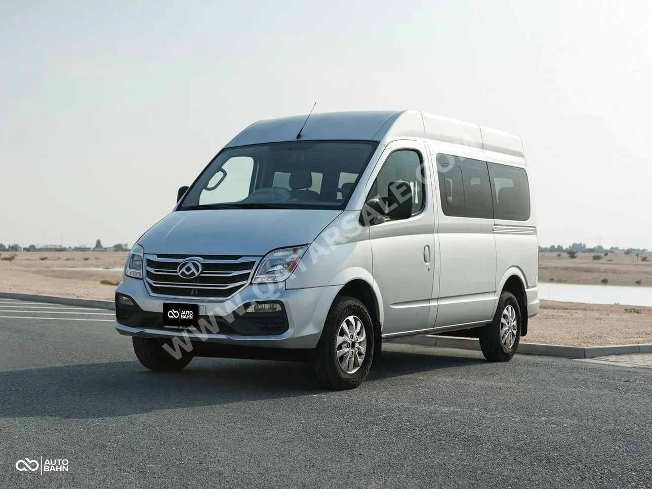 ماكسس في 80 2022 اوتوماتيك 207,000 كم 4 سلندر سحب امامي فان \ باص فضي تحت الضمان