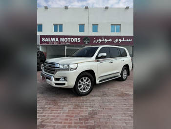 Toyota  Land Cruiser  GXR  2018  Automatic  235,000 Km  8 Cylinder  Four Wheel Drive (4WD)  SUV  White