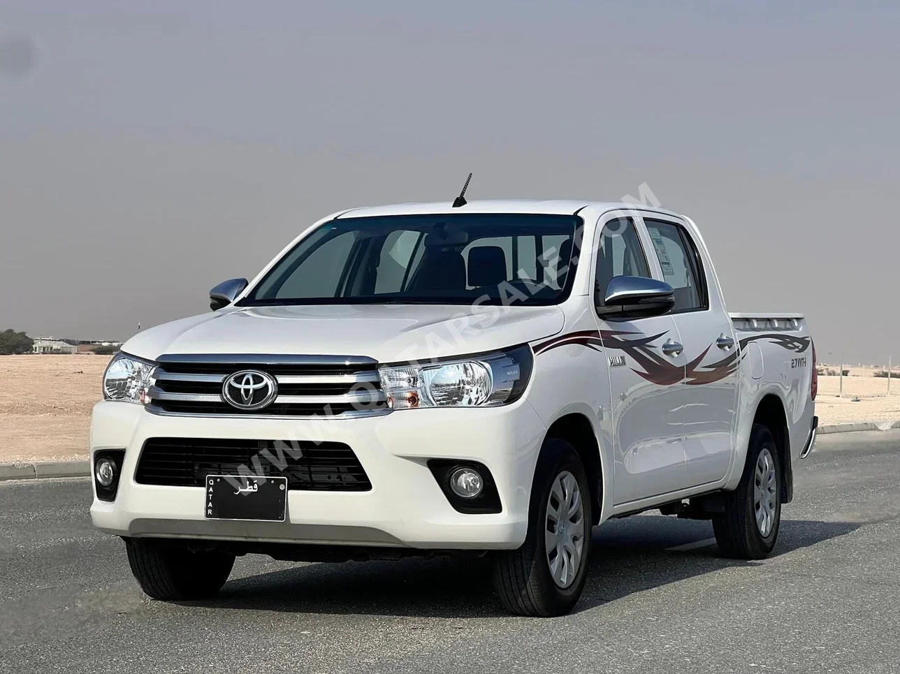 تويوتا هاي لوكس 2022 اوتوماتيك 48,000 كم 4 سلندر دفع رباعي بيكب أبيض