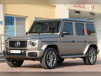 مرسيدس - بنز  جي - كلاس  500 اي ام جي  2025  اوتوماتيك  15,000 كم  8 سلندر  دفع رباعي  اس يو في  بيج ميتالك