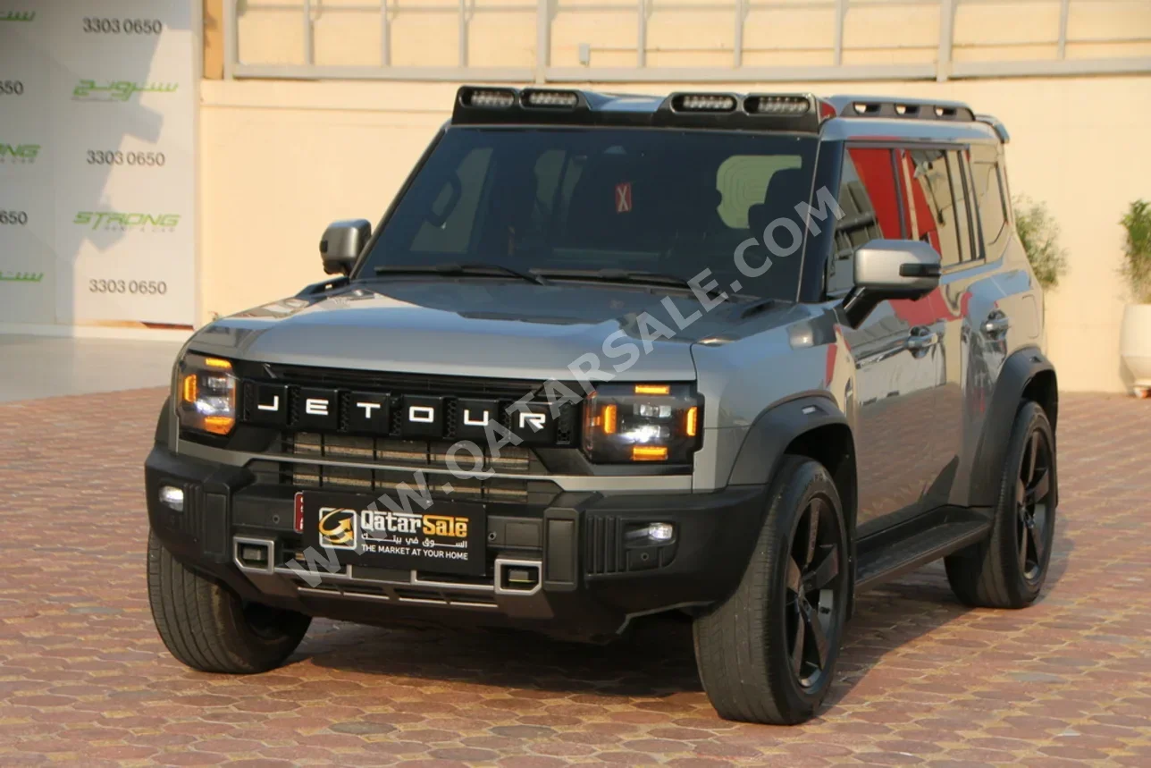 جيتور  تي 2  لكجري بلس  2025  اوتوماتيك  48,000 كم  4 سلندر  دفع رباعي  اس يو في  فضي  تحت الضمان