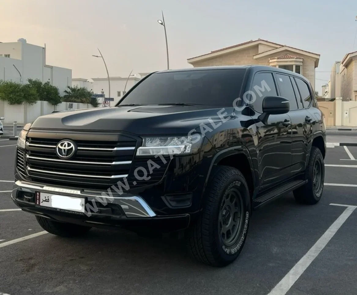 تويوتا  لاند كروزر  جي اكس  2022  اوتوماتيك  86,000 كم  6 سلندر  دفع رباعي  اس يو في  أسود