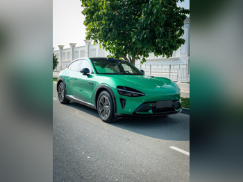 Xiaomi  YU7  Base  2025  Automatic  0 Km  0 Cylinder  All Wheel Drive (AWD)  SUV  Green